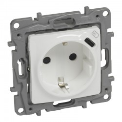 Контакт шуко бял 764535 2P+E +USB 764535 NILOE LEGRAND